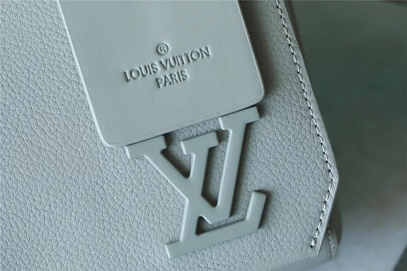 - 9930 - Professional Franco Louis Shops  Unique Vuittons