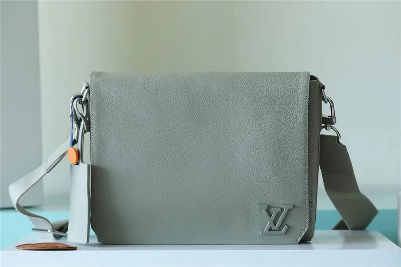 - 9930 - Professional Franco Louis Shops  Unique Vuittons
