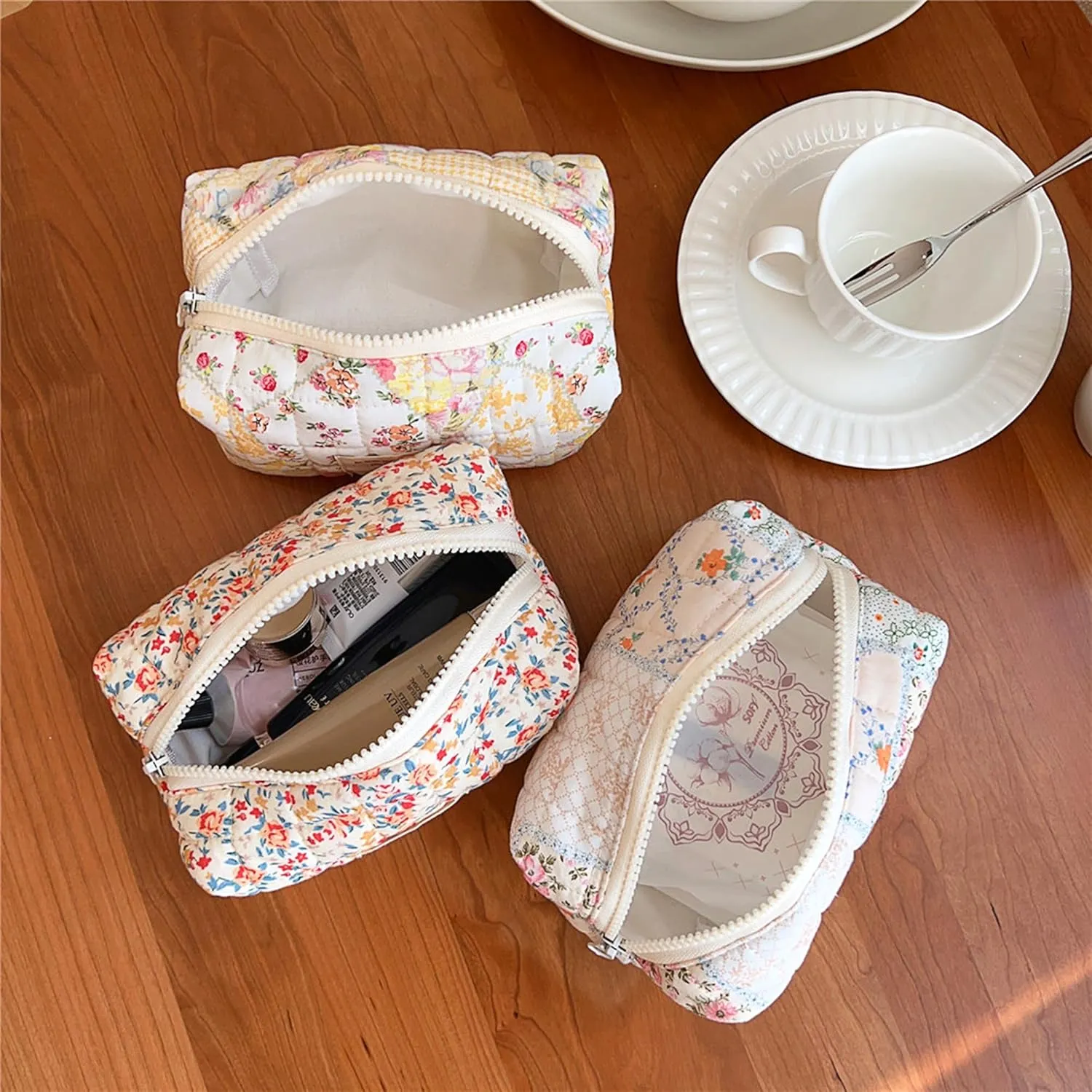 2 Pieces Floral Makeup Bag, Cute Travel Quilted Pouch Cosmetic Bag Organizer, Small Cotton Coquette Aesthetic Purse Toiletry Bag for Women Girls accessories (Red Flower-2PCS)