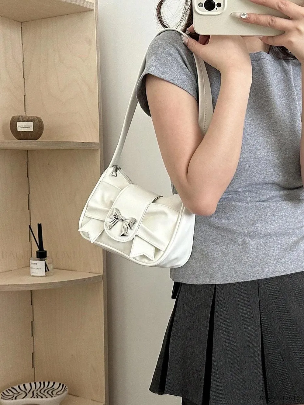 BagForLove - Soft Cloud-Shaped Shoulder Bag with Delicate Bowknot