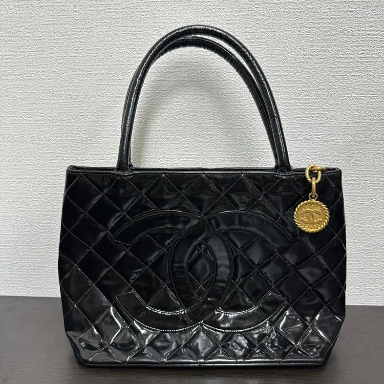 Chanel V0976  Black Tote Bag