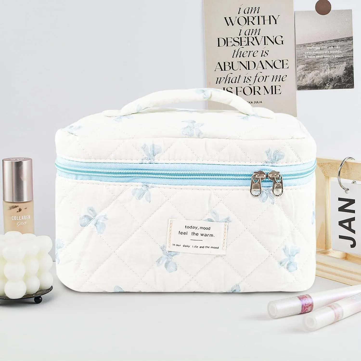 Makeup Bag, Quilted Bow Cosmetic Bag, Large Travel Aesthetic Make up Bag, Cute Coquette Toiletry Bag for Women Girls