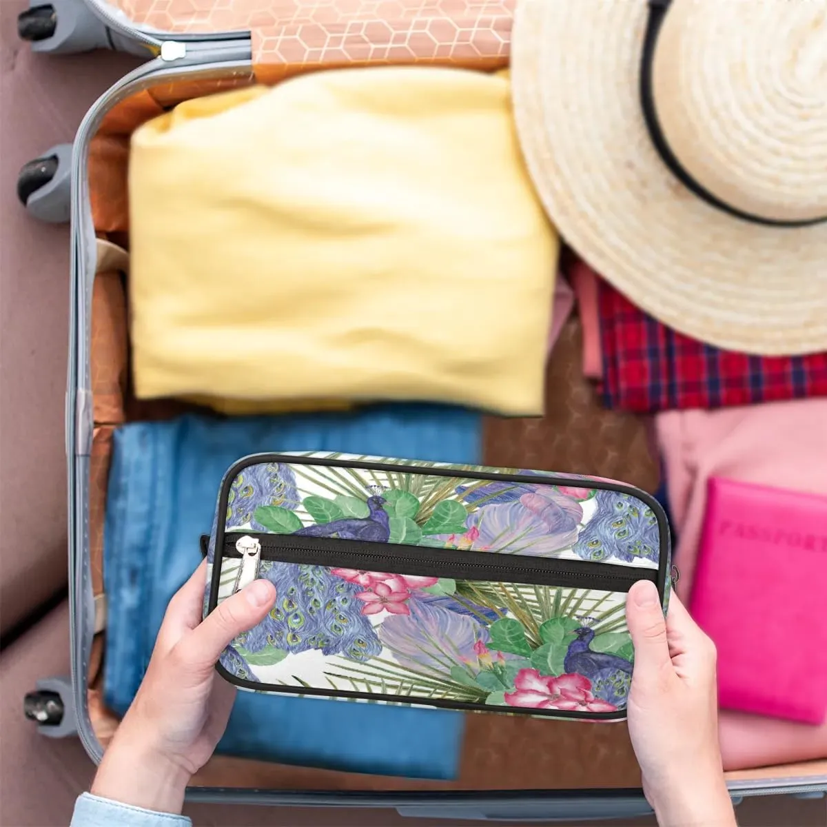 Peacocks Pattern Travel Toiletry Bag for Women Men Small Cosmetic Makeup Organizer Water Resistant Shaving Bag Portable Make Up Bag Storage Bags with Handle