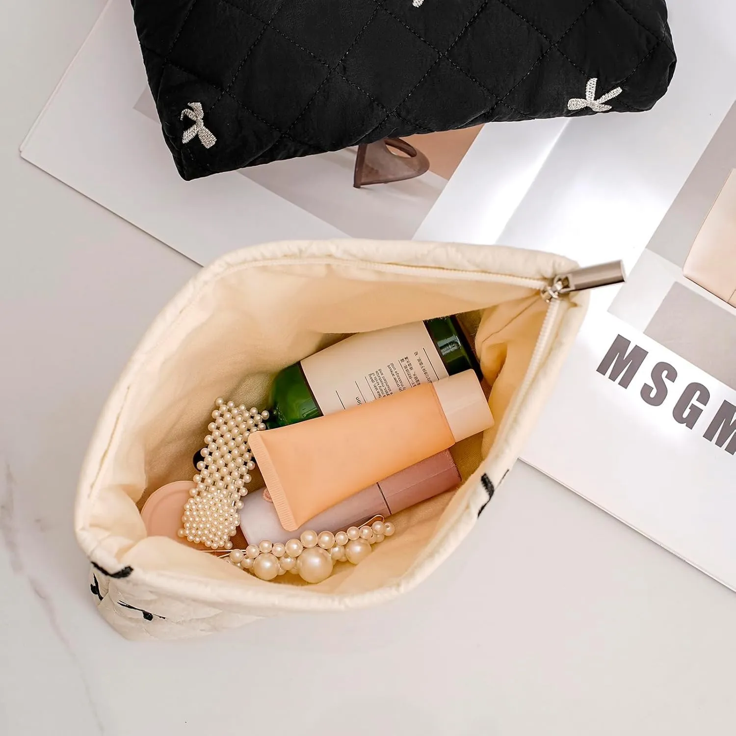Quilted Cotton Coquette Makeup bag, Coastal Granddaughter Aesthetic Cosmetic Bag, Cute Seashell Portable Travel Toiletry Pouch (02Black)