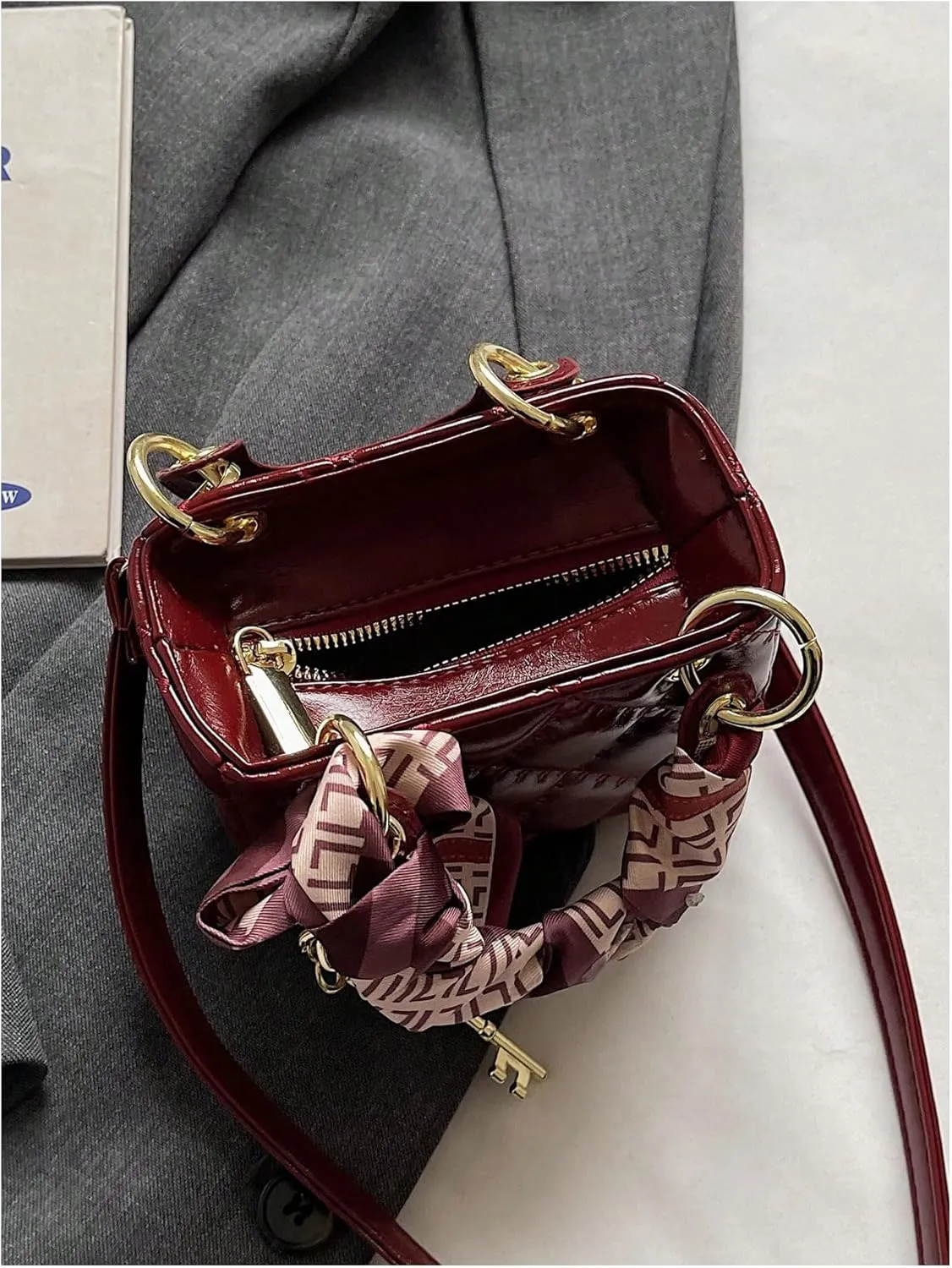 QWINEE Women's Retro Vintage Double Handle Handbag Zipper Geo Quilted Small Crossbody Bags