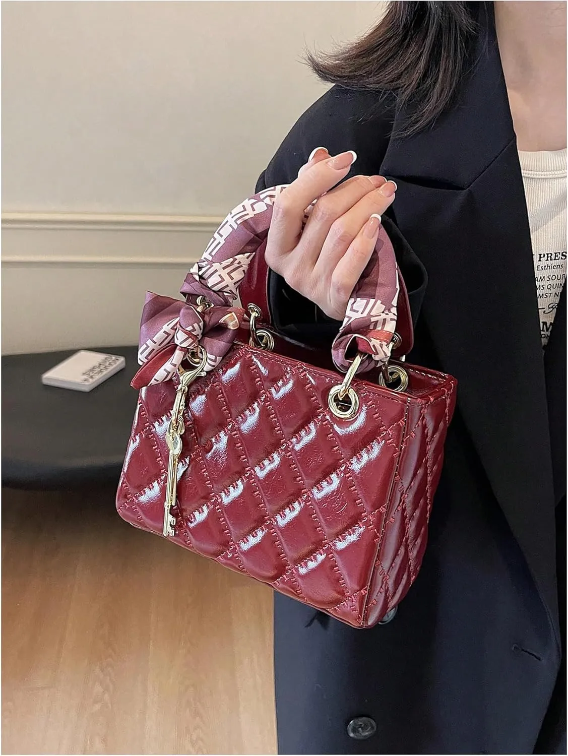 QWINEE Women's Retro Vintage Double Handle Handbag Zipper Geo Quilted Small Crossbody Bags