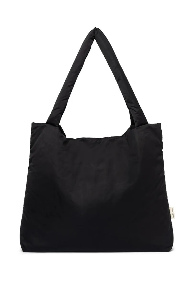Schwarze wattierte Mom Bag