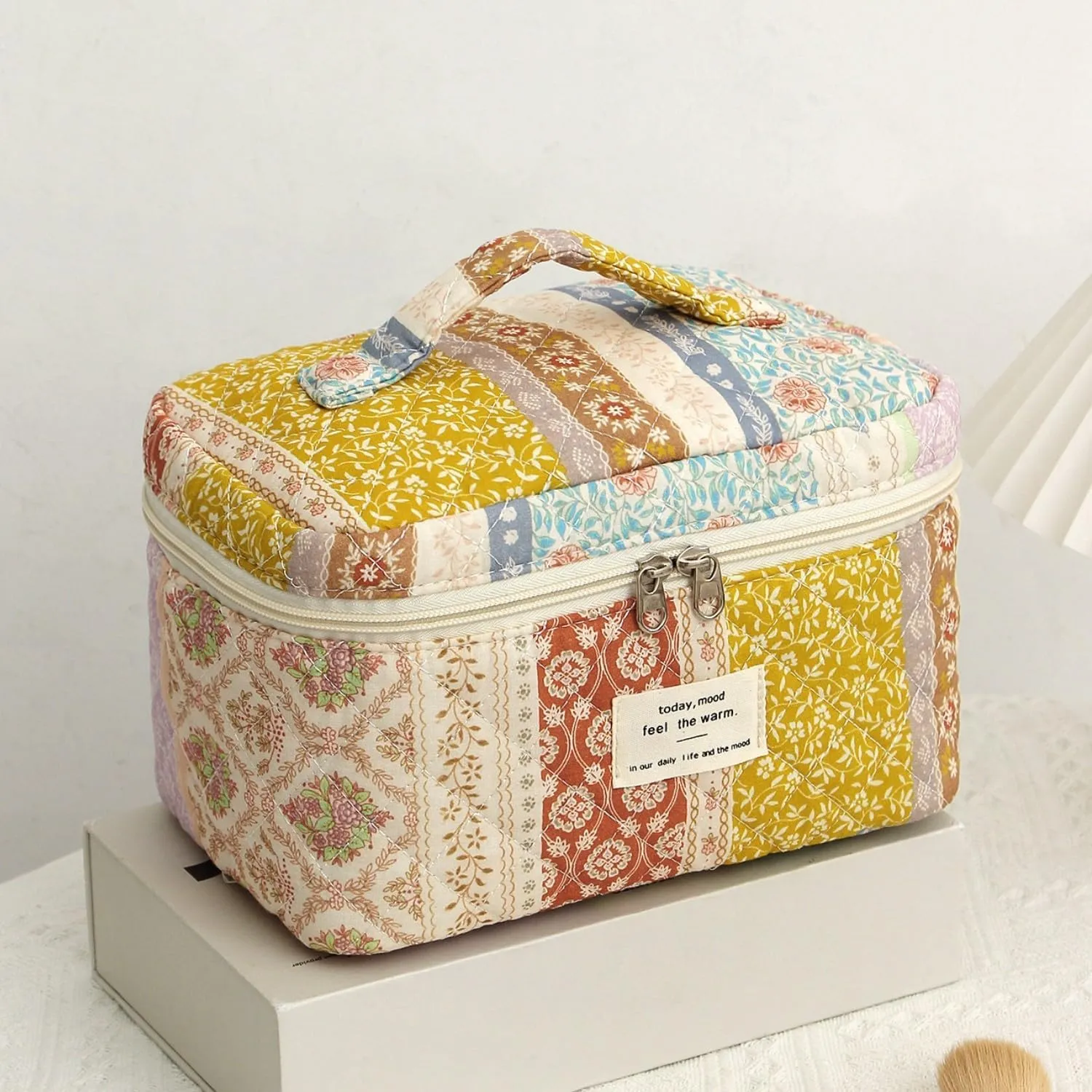 Small Large Makeup Bag for Travel Women Cute Aesthetic Cosmetic Toiletry Bags Cotton Quilted Make Up Pouch Purse Organizer (Large-05#Ethnic)