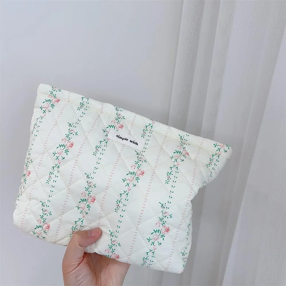 uekeboag Quilted Floral Cotton Makeup Pouch,Coquette Quilted Cosmetic Bag for Women and Girls, Aesthetic Organizer Bag, Flower Cute Travel Toiletry Bags(11 Leaves)