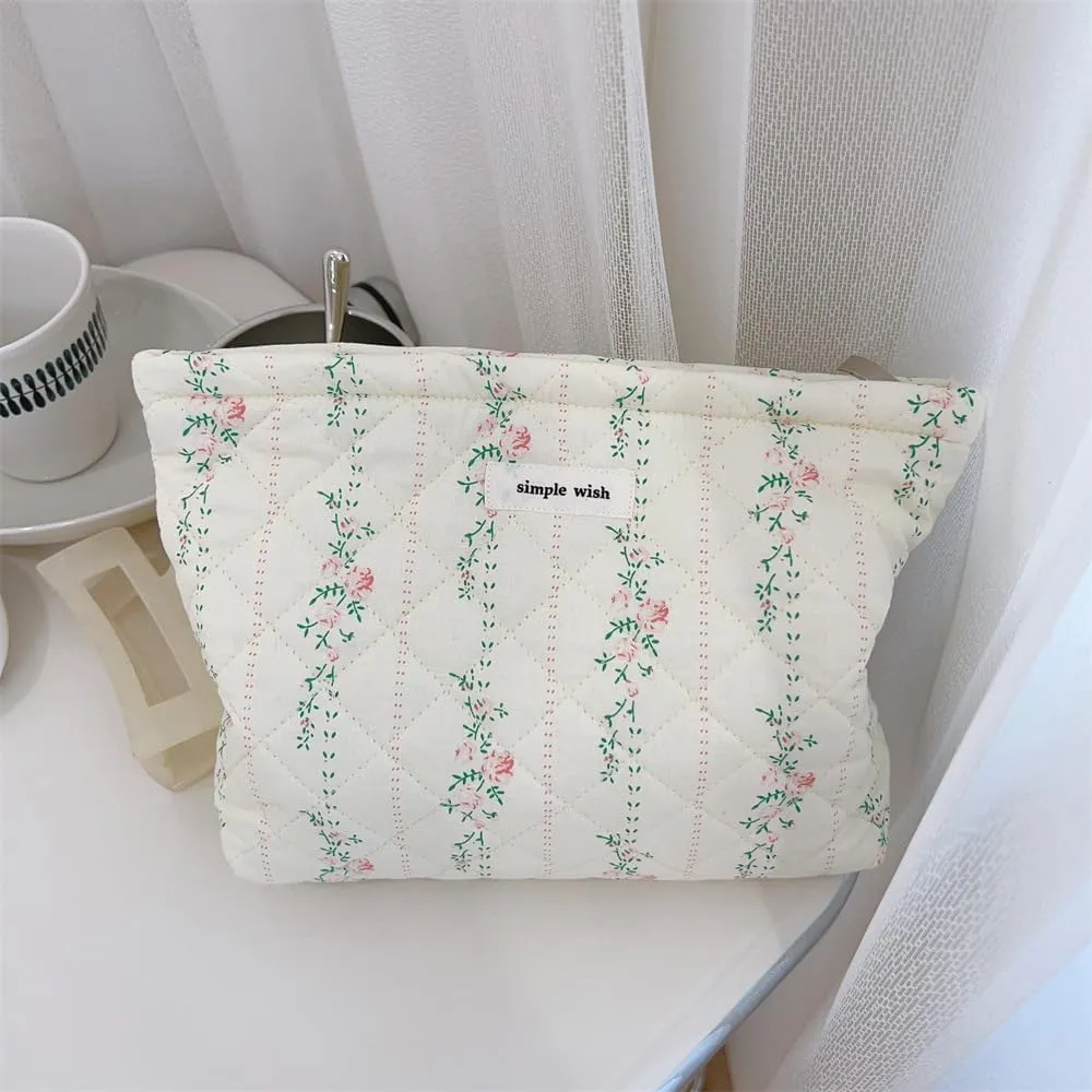 uekeboag Quilted Floral Cotton Makeup Pouch,Coquette Quilted Cosmetic Bag for Women and Girls, Aesthetic Organizer Bag, Flower Cute Travel Toiletry Bags(11 Leaves)