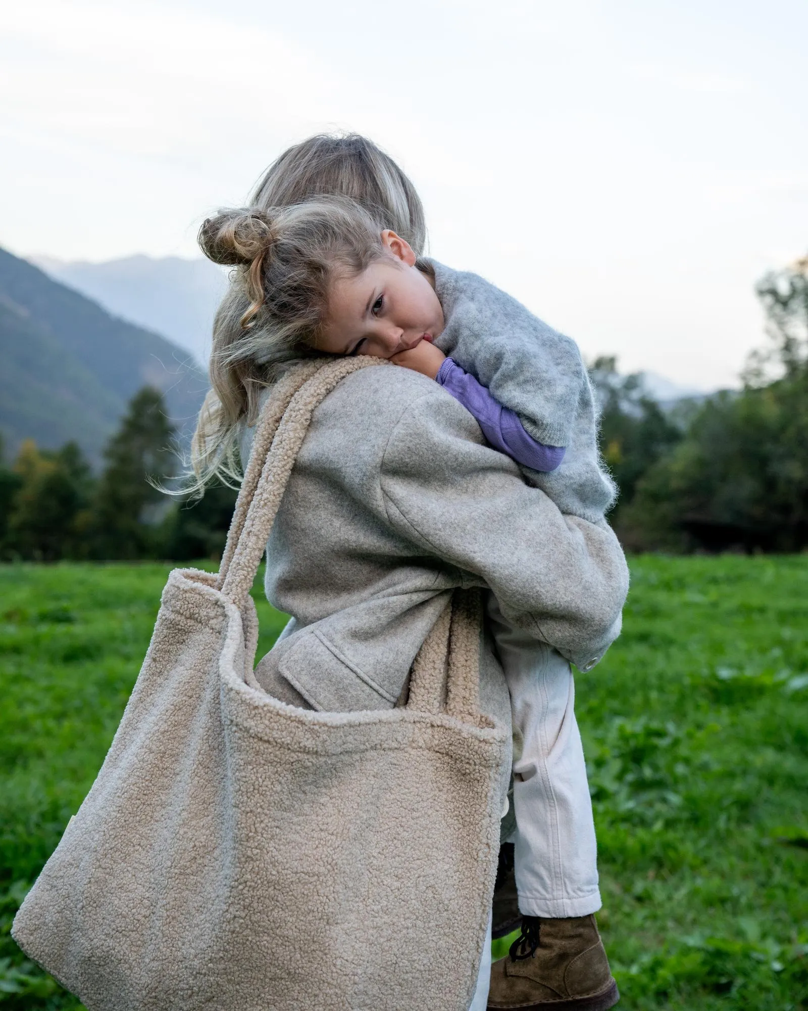 Wollweiße Teddy Mom Bag