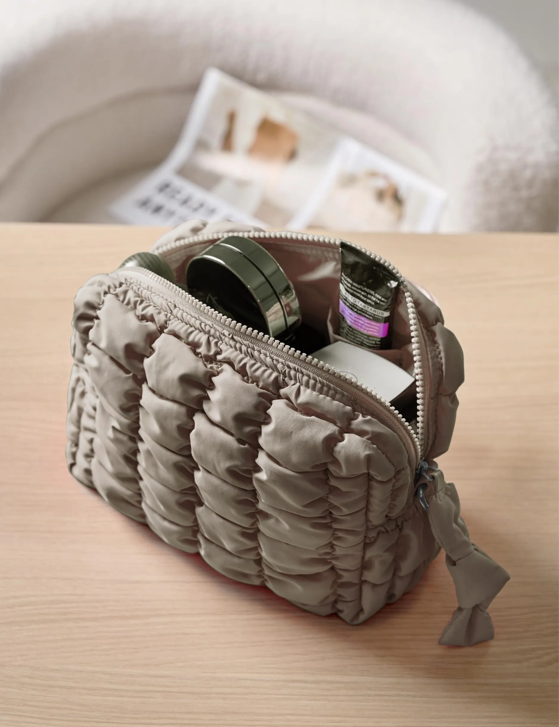 Yarnic Quilted Makeup Bag Puffy Cosmetic Bag, Travel Toiletry Bag for Women, Cute Makeup Bag Organizer Puffer Makeup Pouch (M, Taupe)